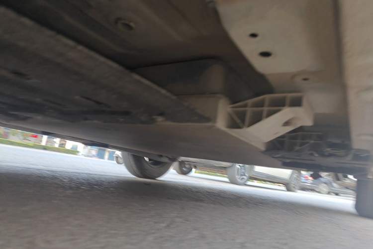 Used CHANGAN NEVO Lumin 2022 210km Sweet Edition Chassis Front Left