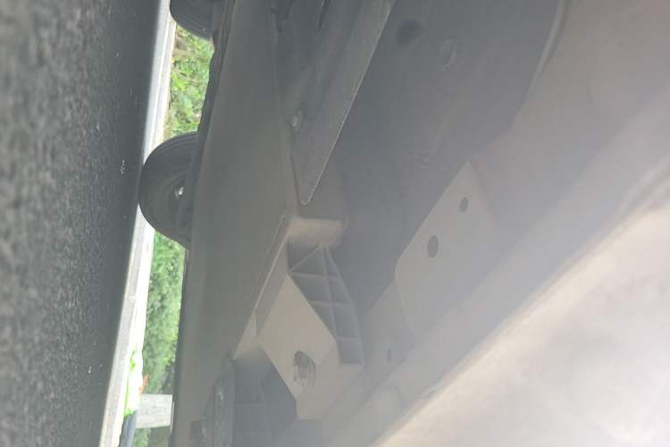 Used CHANGAN NEVO Lumin 2022 210km Sweet Edition Chassis Front Left