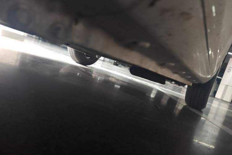 Used CHANGAN NEVO Lumin 2022 155 km – Refreshingly Sweet Edition Chassis Front Left
