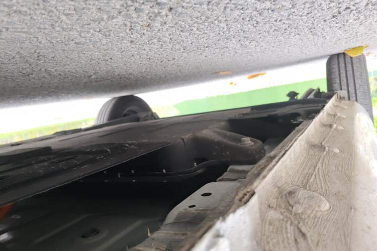 Used CHANGAN NEVO Lumin 2022 155 km – Refreshingly Sweet Edition Chassis Front Right