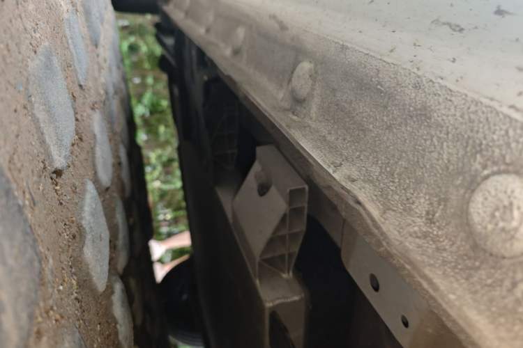 Used CHANGAN NEVO Lumin 2022 210km Sweet Edition Chassis Front Right