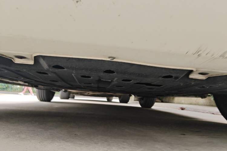 Used CHANGAN NEVO Lumin 2022 210km Sweet Edition Chassis Front