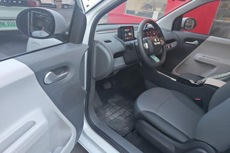 Used CHANGAN NEVO Lumin 2022 155 km – Refreshingly Sweet Edition Driver Seat