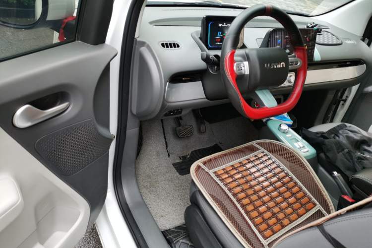 Used CHANGAN NEVO Lumin 2022 155 km – Refreshingly Sweet Edition Driver Seat