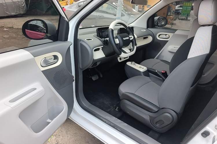 Used CHANGAN NEVO Lumin 2022 155 km – Refreshingly Sweet Edition Driver Seat
