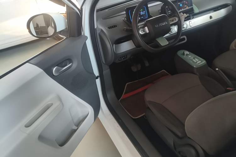 Used CHANGAN NEVO Lumin 2022 155 km – Refreshingly Sweet Edition Driver Seat