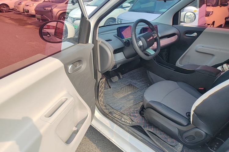 Used CHANGAN NEVO Lumin 2022 155 km – Refreshingly Sweet Edition Driver Seat