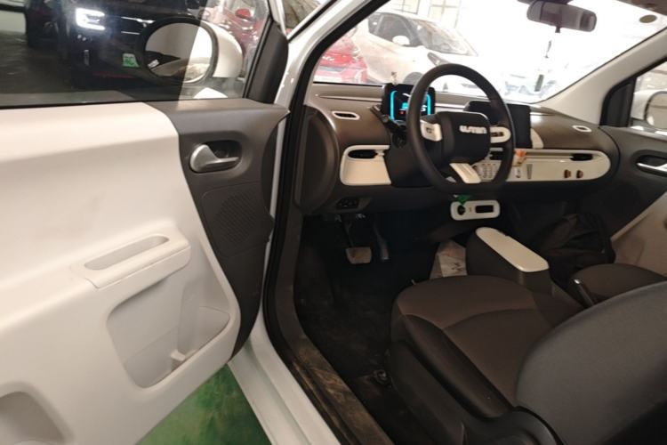 Used CHANGAN NEVO Lumin 2022 155 km – Refreshingly Sweet Edition Driver Seat