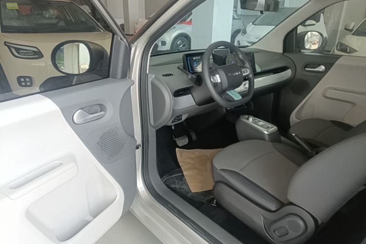 Used CHANGAN NEVO Lumin 2022 155 km – Refreshingly Sweet Edition Driver Seat