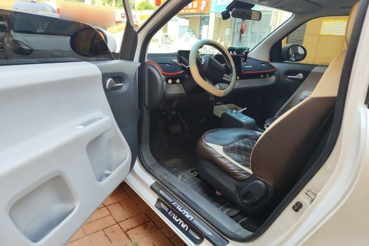 Used CHANGAN NEVO Lumin 2022 155 km – Refreshingly Sweet Edition Driver Seat
