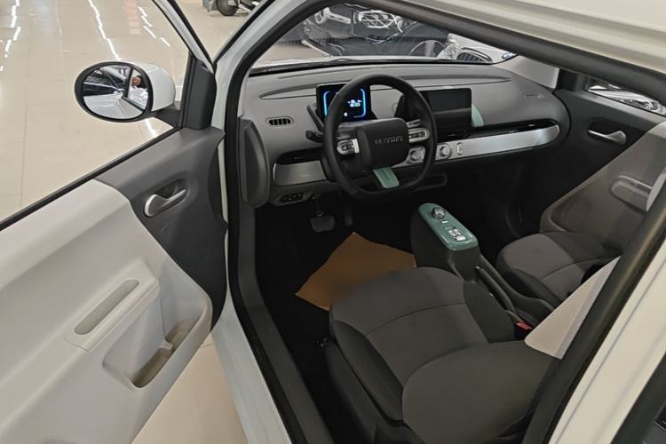 Used CHANGAN NEVO Lumin 2022 155 km – Refreshingly Sweet Edition Driver Seat