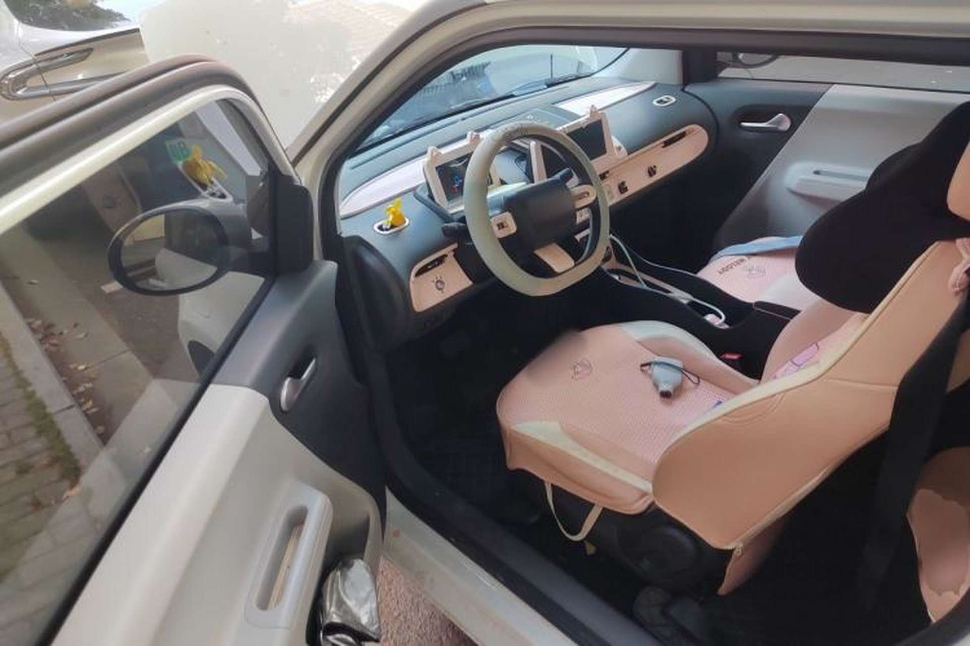 Used CHANGAN NEVO Lumin 2022 155 km – Refreshingly Sweet Edition Driver Seat