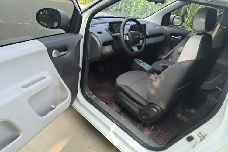 Used CHANGAN NEVO Lumin 2022 155 km – Refreshingly Sweet Edition Driver Seat