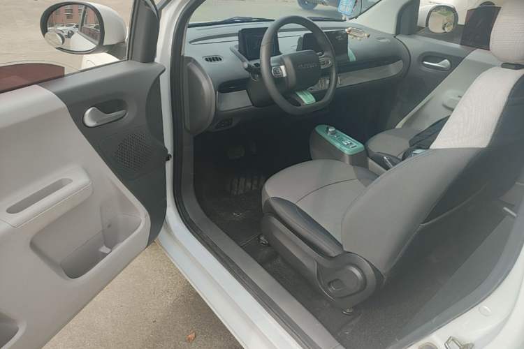 Used CHANGAN NEVO Lumin 2022 155 km – Refreshingly Sweet Edition Driver Seat