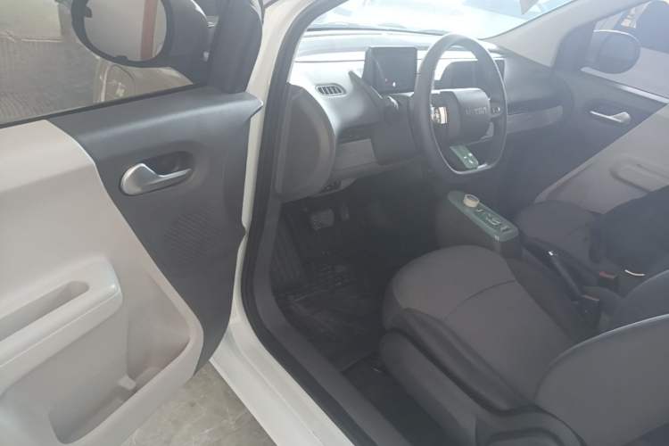 Used CHANGAN NEVO Lumin 2022 155 km – Refreshingly Sweet Edition Driver Seat