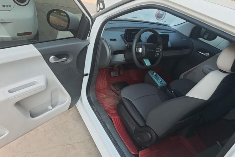 Used CHANGAN NEVO Lumin 2022 155 km – Refreshingly Sweet Edition Driver Seat