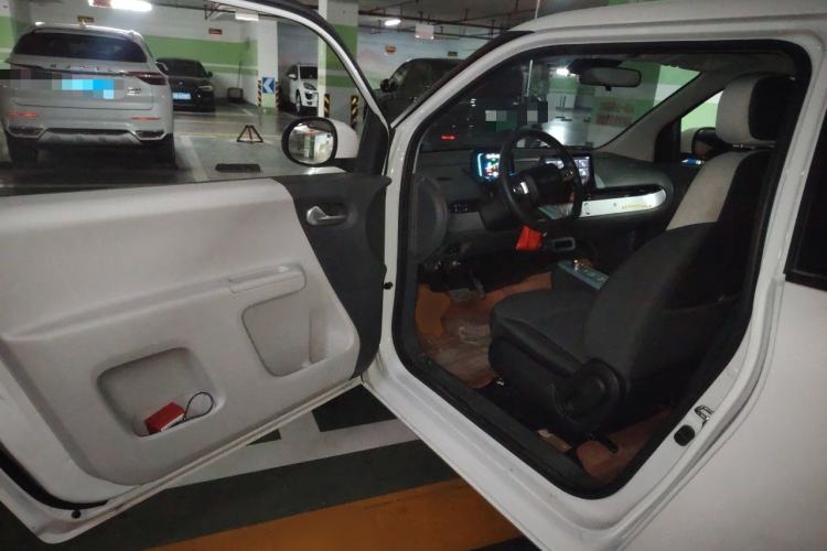 Used CHANGAN NEVO Lumin 2022 155 km – Refreshingly Sweet Edition Driver Seat
