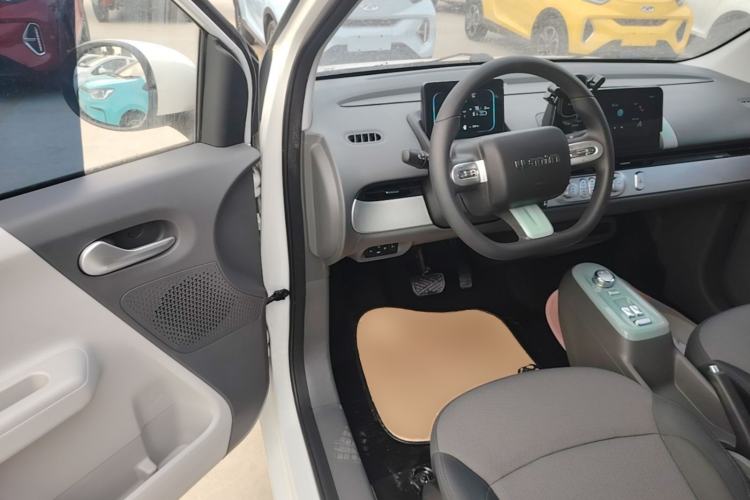 Used CHANGAN NEVO Lumin 2022 155 km – Refreshingly Sweet Edition Driver Seat