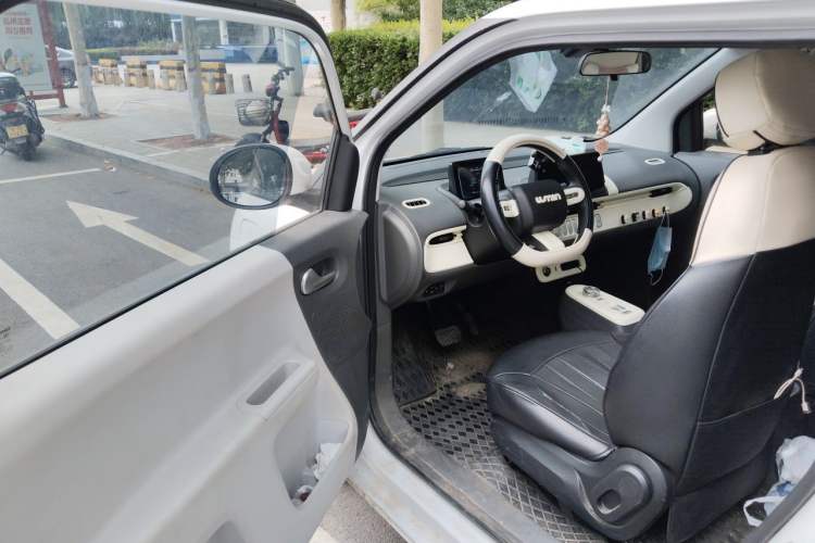 Used CHANGAN NEVO Lumin 2022 155 km – Refreshingly Sweet Edition Driver Seat