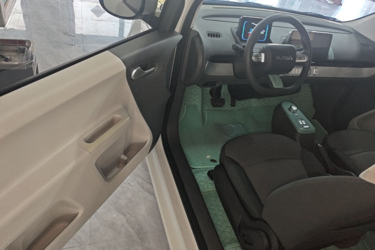 Used CHANGAN NEVO Lumin 2022 155 km – Refreshingly Sweet Edition Driver Seat