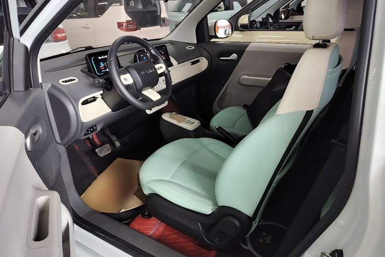 Used CHANGAN NEVO Lumin 2022 155 km – Refreshingly Sweet Edition Driver Seat