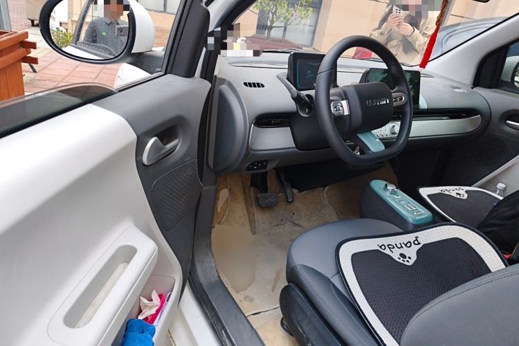 Used CHANGAN NEVO Lumin 2022 155 km – Refreshingly Sweet Edition Driver Seat