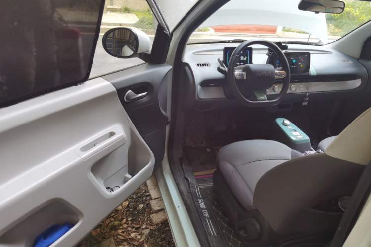 Used CHANGAN NEVO Lumin 2022 155 km – Refreshingly Sweet Edition Driver Seat