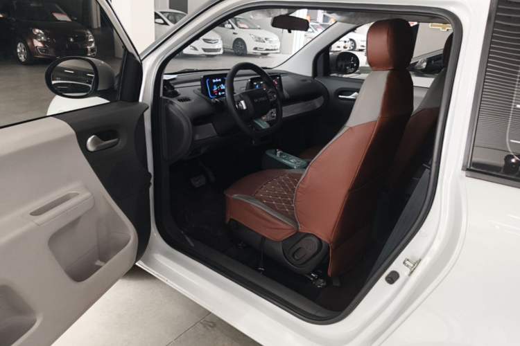 Used CHANGAN NEVO Lumin 2022 155 km – Refreshingly Sweet Edition Driver Seat