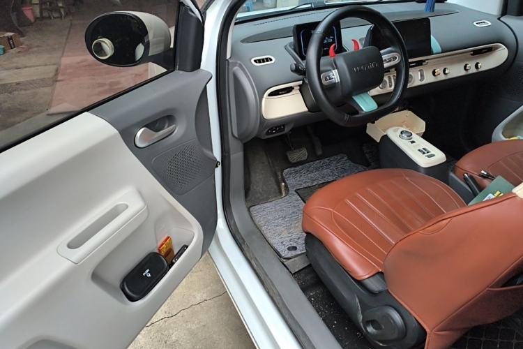 Used CHANGAN NEVO Lumin 2022 155 km – Refreshingly Sweet Edition Driver Seat