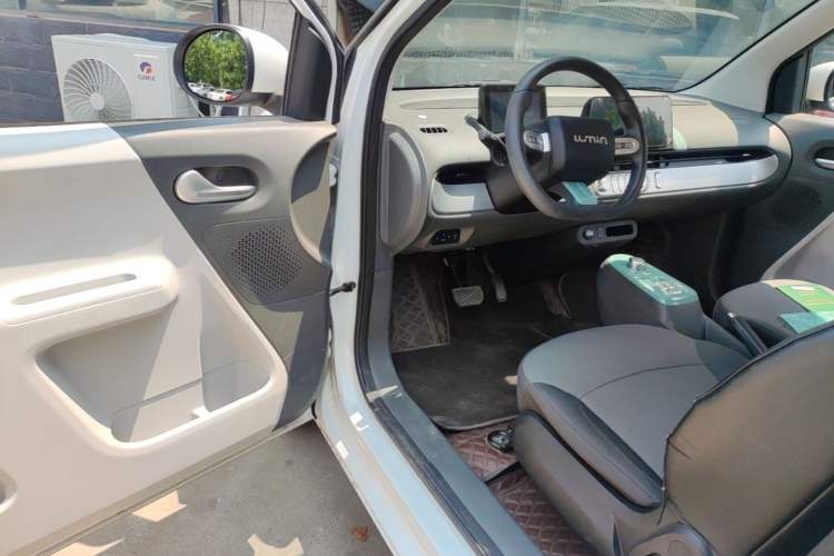 Used CHANGAN NEVO Lumin 2022 155 km – Refreshingly Sweet Edition Driver Seat