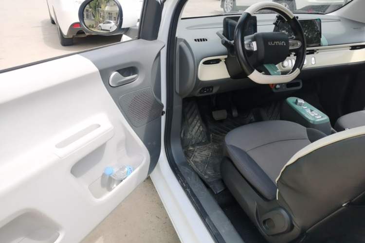 Used CHANGAN NEVO Lumin 2022 155 km – Refreshingly Sweet Edition Driver Seat