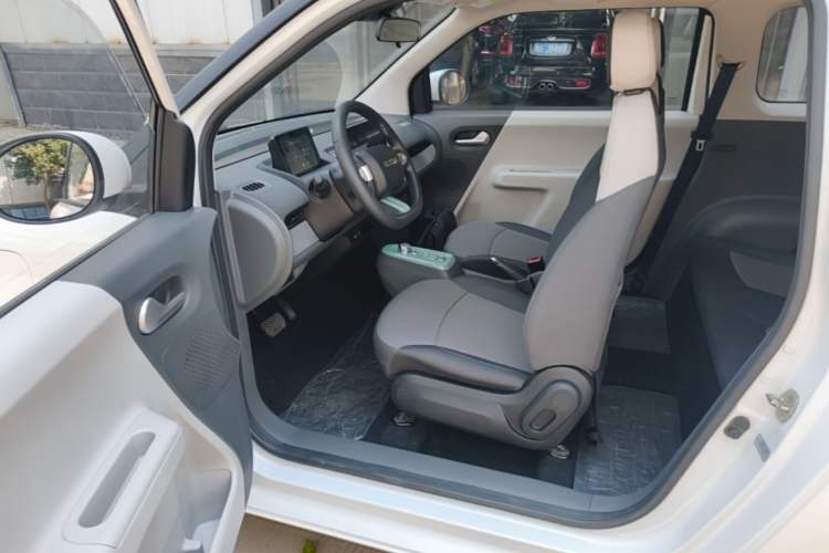 Used CHANGAN NEVO Lumin 2022 155 km – Refreshingly Sweet Edition Driver Seat