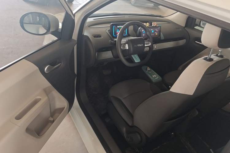 Used CHANGAN NEVO Lumin 2022 155 km – Refreshingly Sweet Edition Driver Seat