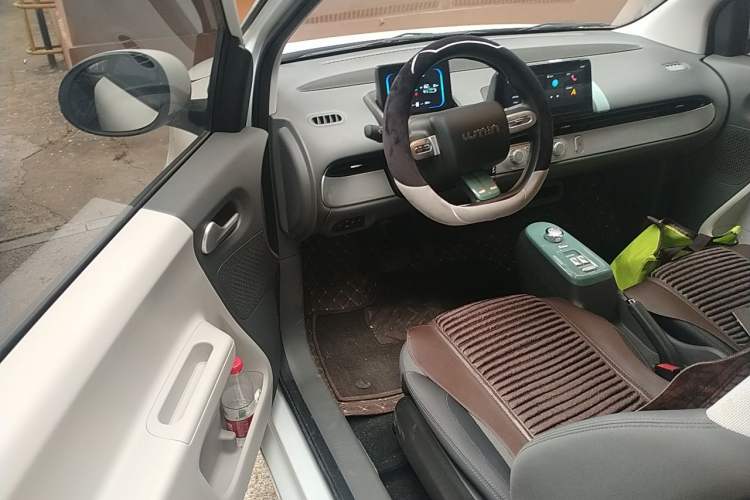 Used CHANGAN NEVO Lumin 2022 155 km – Refreshingly Sweet Edition Driver Seat