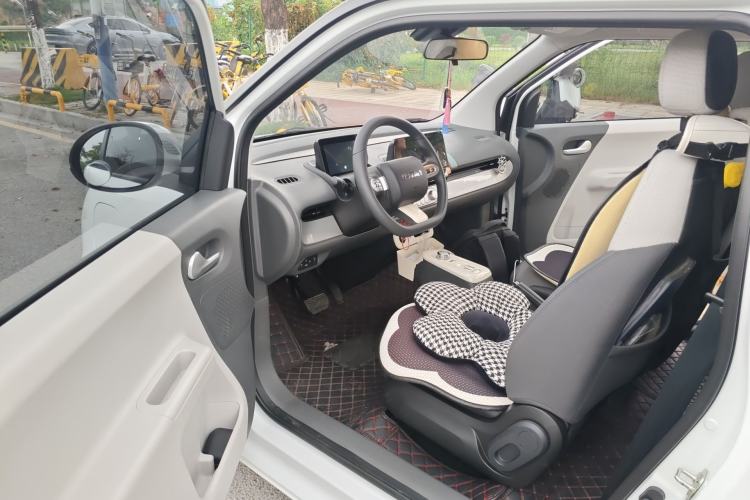 Used CHANGAN NEVO Lumin 2022 155 km – Refreshingly Sweet Edition Driver Seat