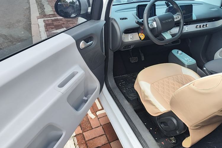 Used CHANGAN NEVO Lumin 2022 155 km – Refreshingly Sweet Edition Driver Seat