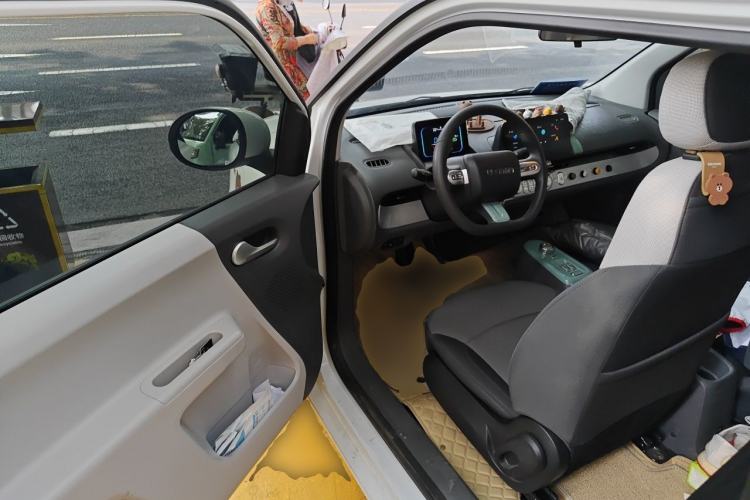 Used CHANGAN NEVO Lumin 2022 155 km – Refreshingly Sweet Edition Driver Seat