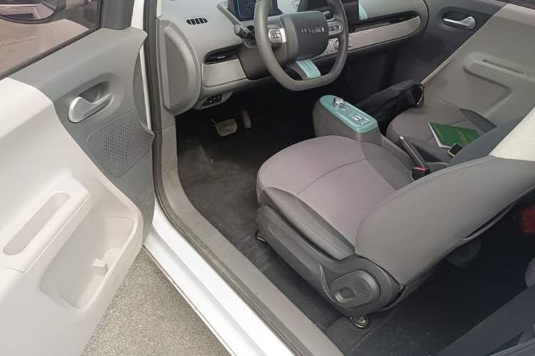Used CHANGAN NEVO Lumin 2022 155 km – Refreshingly Sweet Edition Driver Seat