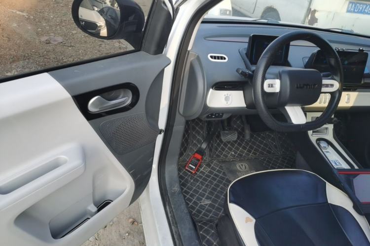 Used CHANGAN NEVO Lumin 2022 155 km – Refreshingly Sweet Edition Driver Seat