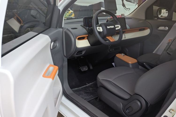 Used CHANGAN NEVO Lumin 2022 155 km – Refreshingly Sweet Edition Driver Seat