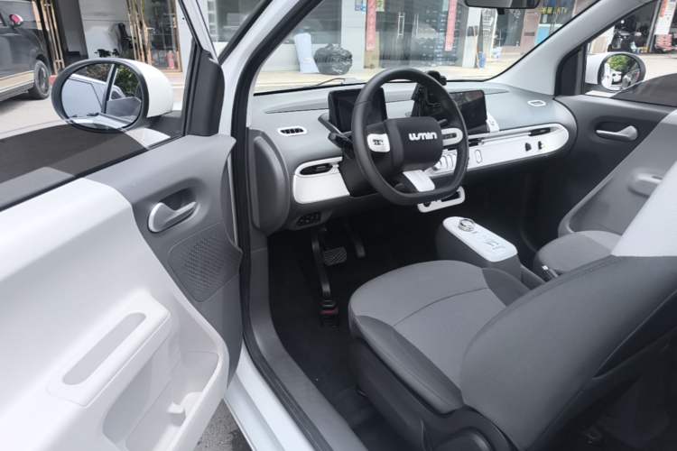 Used CHANGAN NEVO Lumin 2022 155 km – Refreshingly Sweet Edition Driver Seat
