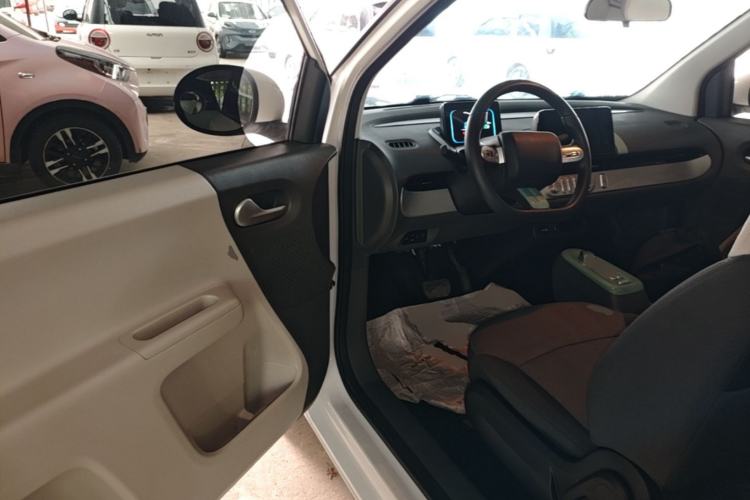 Used CHANGAN NEVO Lumin 2022 155 km – Refreshingly Sweet Edition Driver Seat