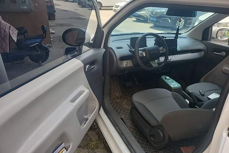 Used CHANGAN NEVO Lumin 2022 155 km – Refreshingly Sweet Edition Driver Seat