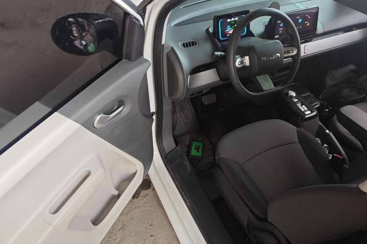 Used CHANGAN NEVO Lumin 2022 155 km – Refreshingly Sweet Edition Driver Seat
