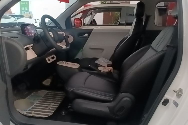 Used CHANGAN NEVO Lumin 2022 155 km – Refreshingly Sweet Edition Driver Seat