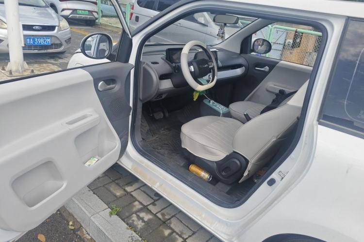 Used CHANGAN NEVO Lumin 2022 155 km – Refreshingly Sweet Edition Driver Seat
