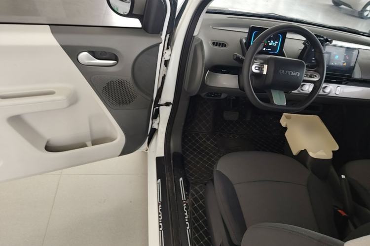 Used CHANGAN NEVO Lumin 2022 155 km – Refreshingly Sweet Edition Driver Seat