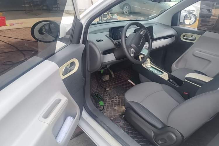Used CHANGAN NEVO Lumin 2022 155 km – Refreshingly Sweet Edition Driver Seat