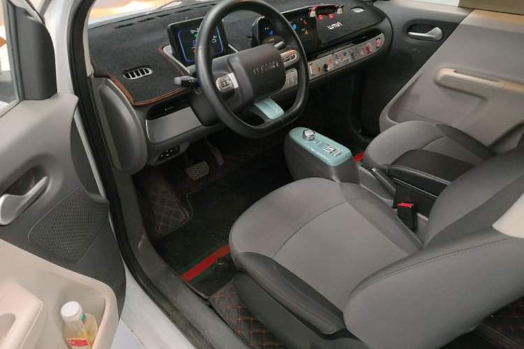 Used CHANGAN NEVO Lumin 2022 155 km – Refreshingly Sweet Edition Driver Seat