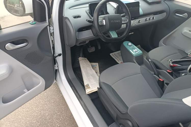 Used CHANGAN NEVO Lumin 2022 155 km – Refreshingly Sweet Edition Driver Seat
